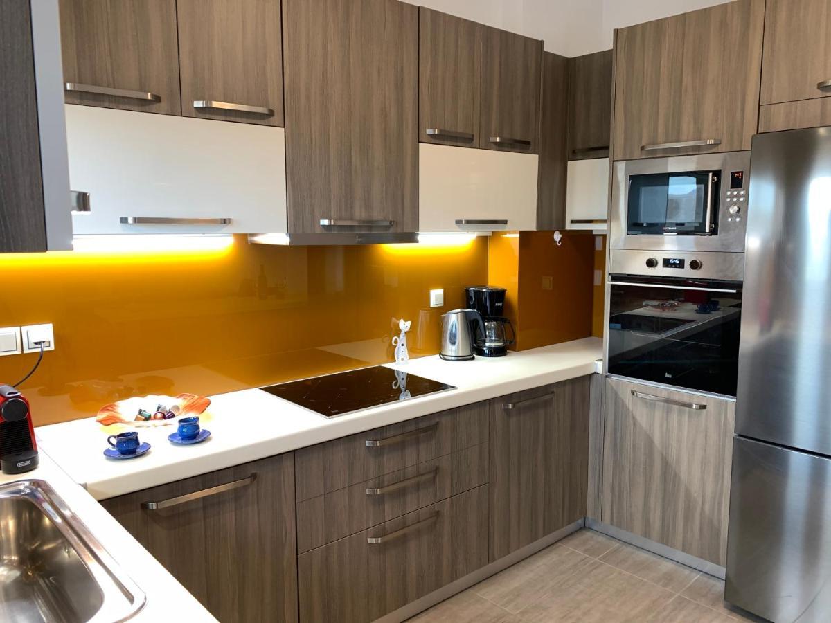 Angela Apartments Като Дарацо Екстериор снимка