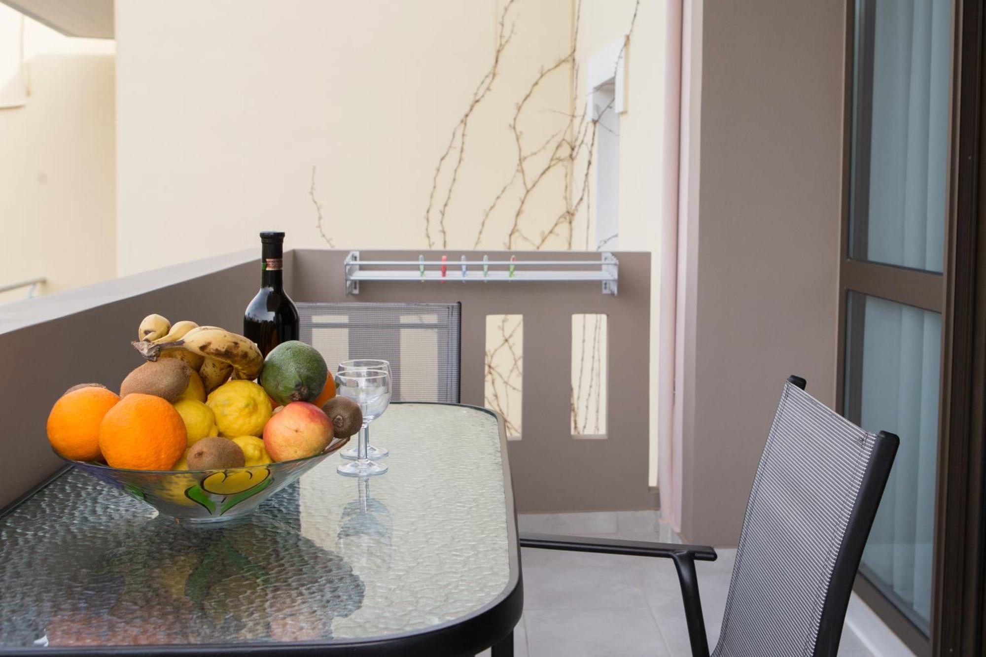 Angela Apartments Като Дарацо Екстериор снимка