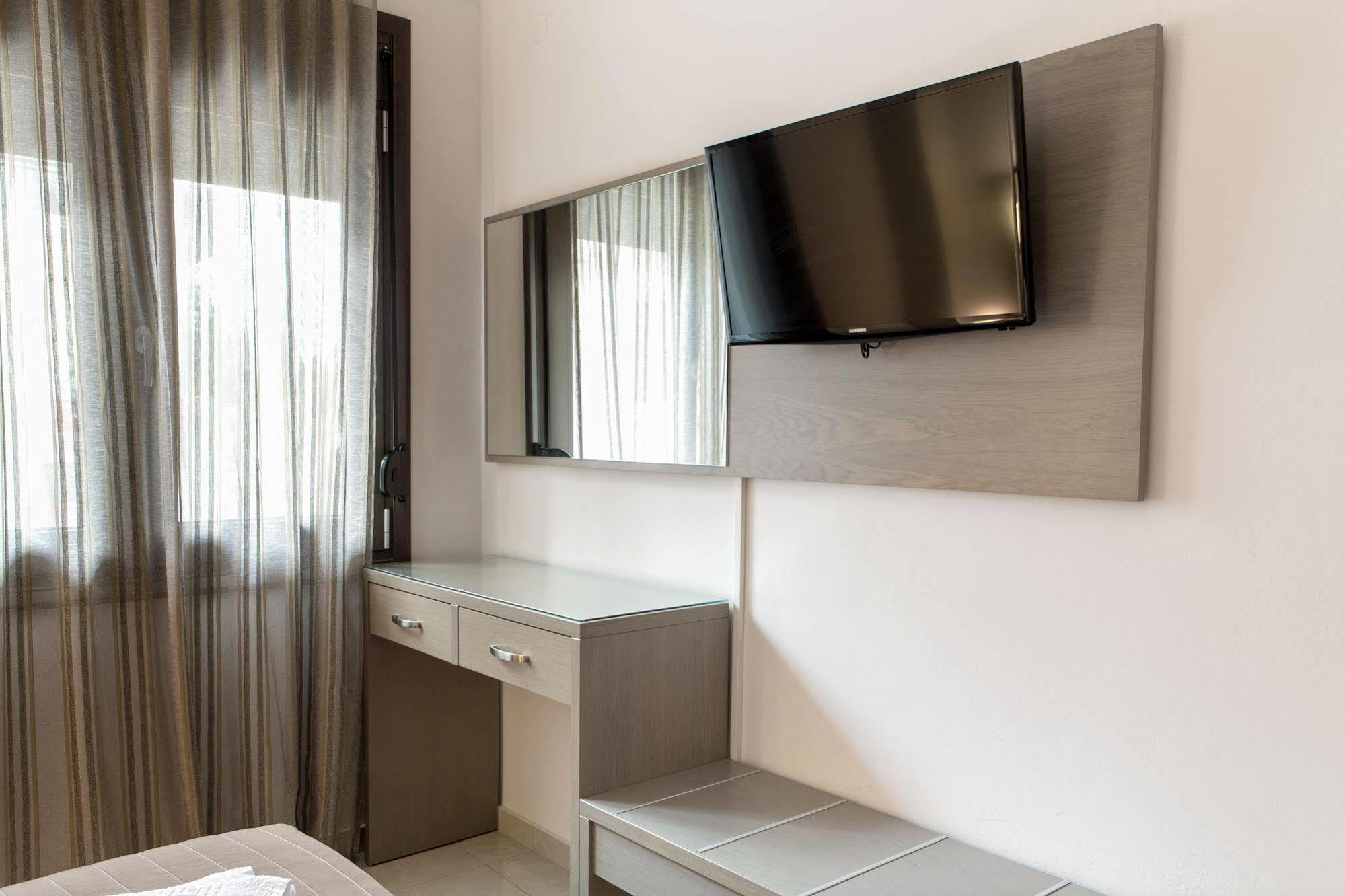 Angela Apartments Като Дарацо Екстериор снимка