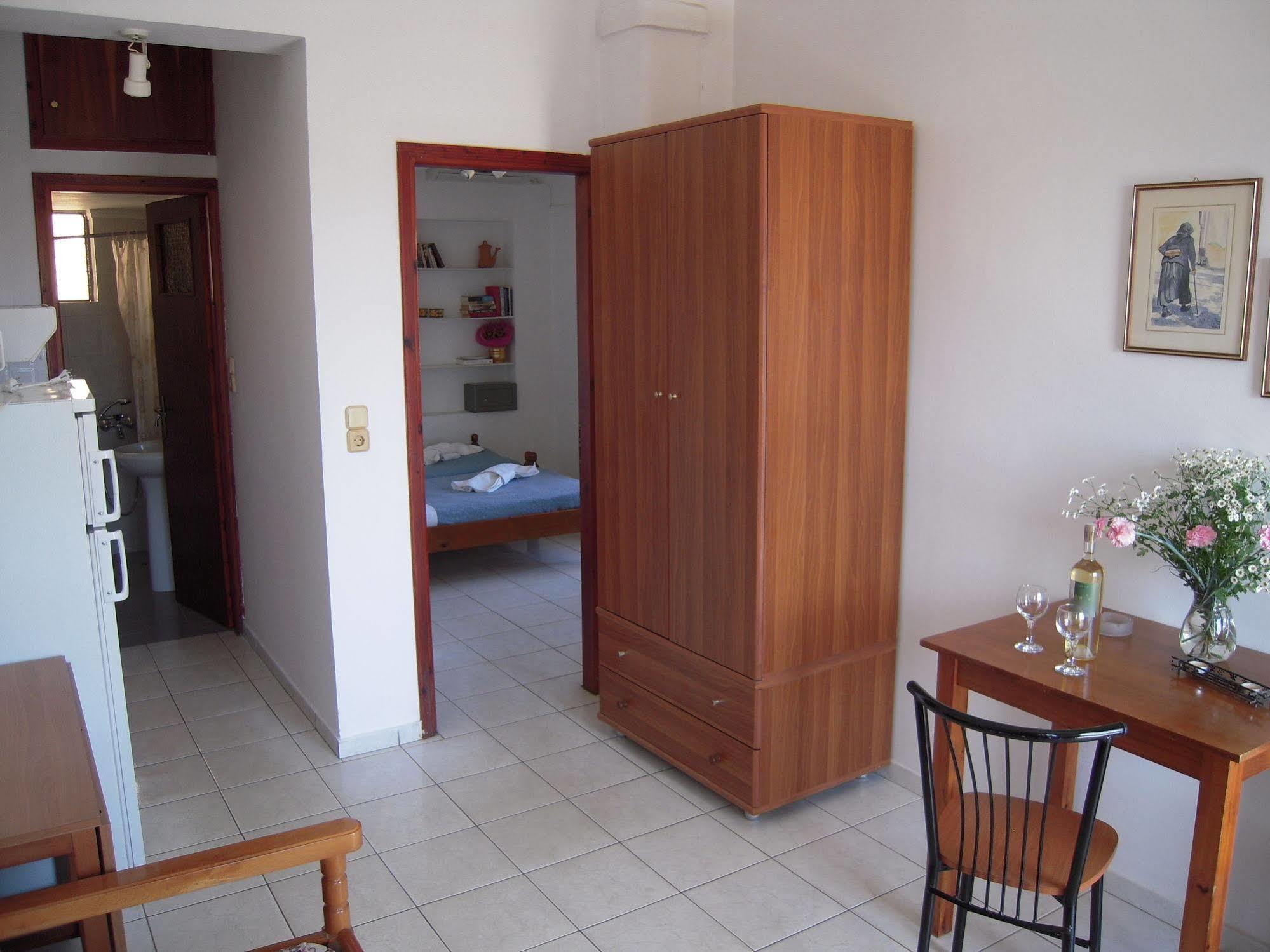 Angela Apartments Като Дарацо Екстериор снимка