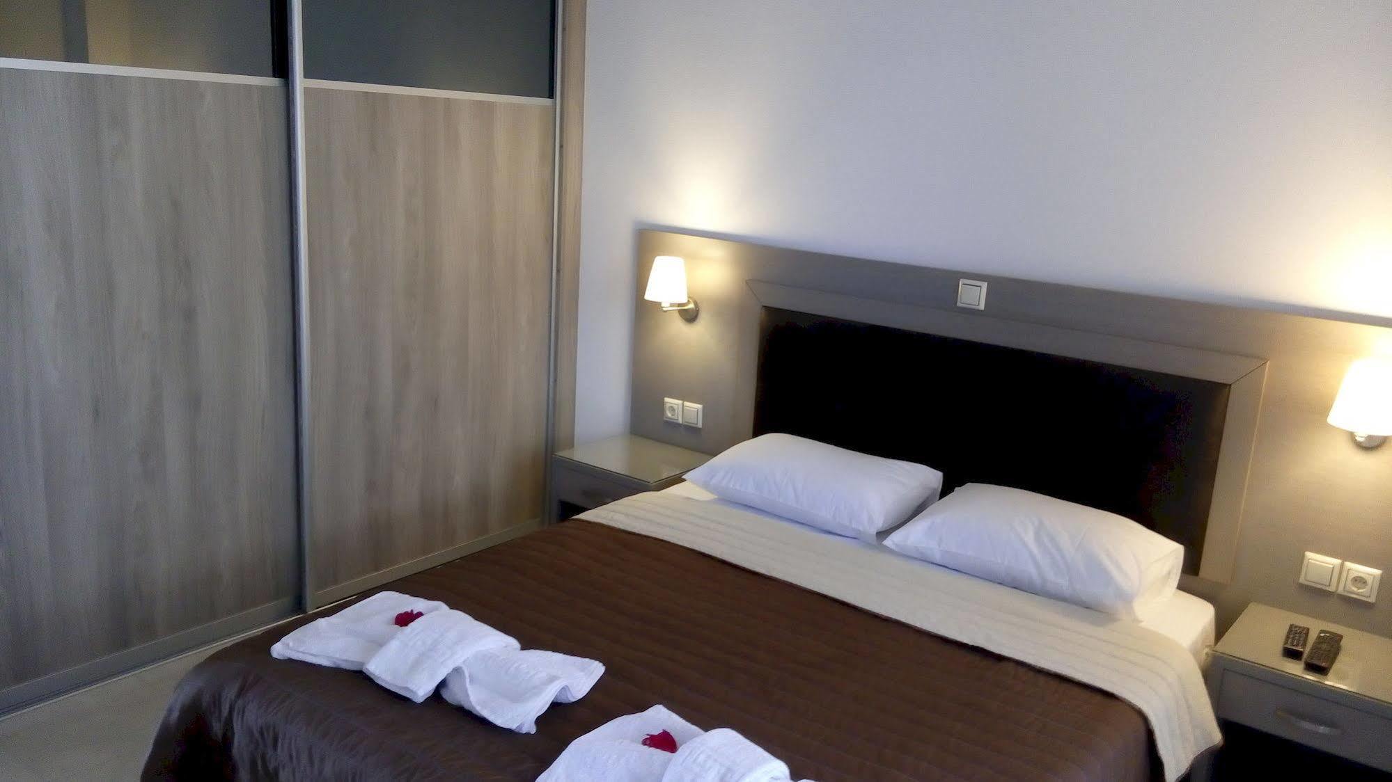 Angela Apartments Като Дарацо Екстериор снимка